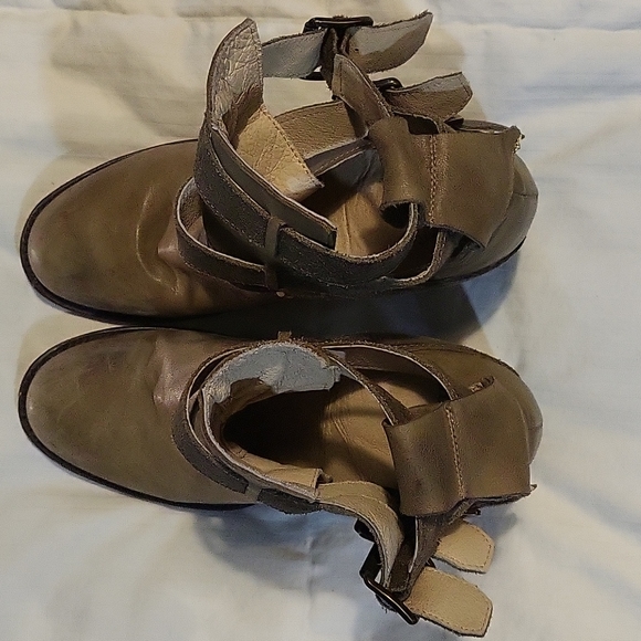 FREEBIRD BOOTIE SIZE 8 - Picture 3 of 10